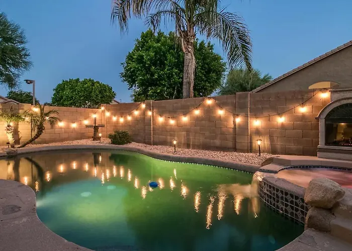 Massive 5 Bdrm Getaway Wpool Hot Tub Game Room