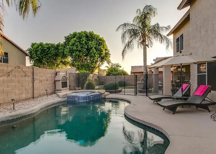 Massive 5 Bdrm Getaway Wpool Hot Tub Game Room